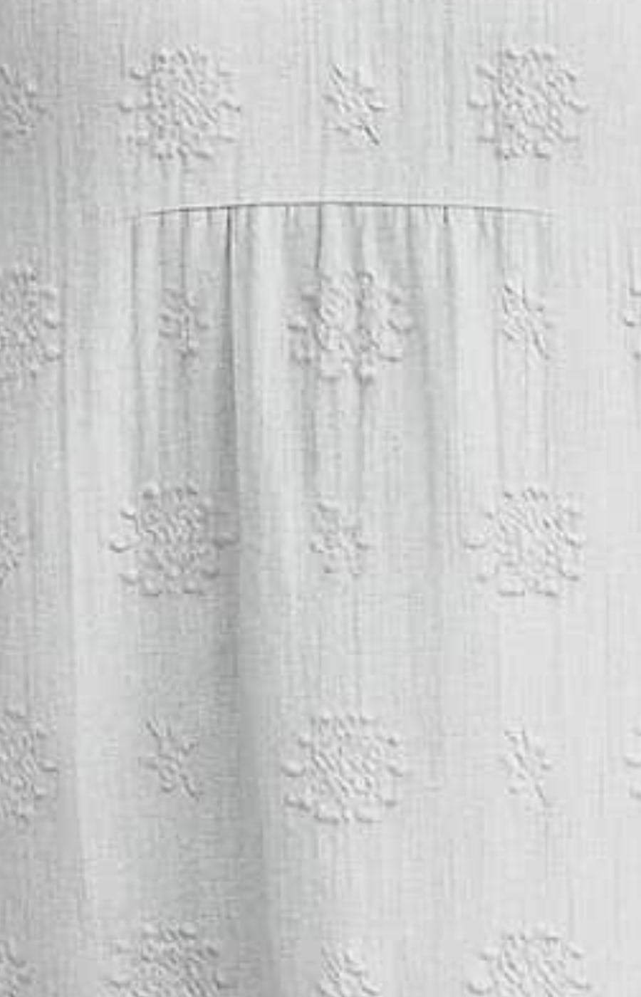 LINA | MIDIKLÄNNING MED FICKOR OCH NATURLIGT BRODERI